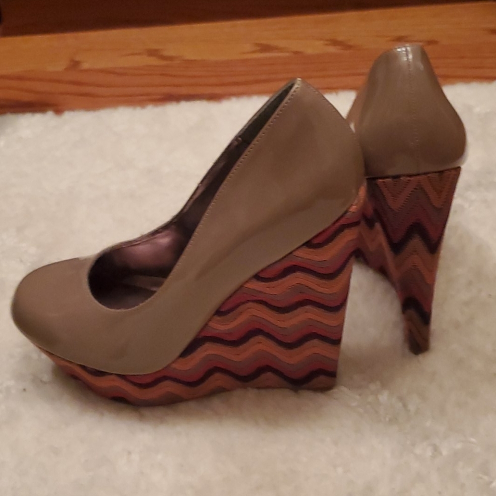 Steve Madden - Picture 2 of 3